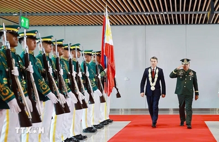 PM Le Minh Hung arrives in Philippines for 48th ASEAN Summit